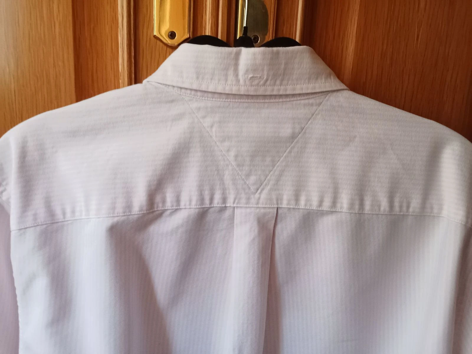 Camisa masculina listras brancas e rosas Tommy Hilfiger tamanho G em ótimo estado 100% algodão | Inclui 4 botões de reposição – photo 9